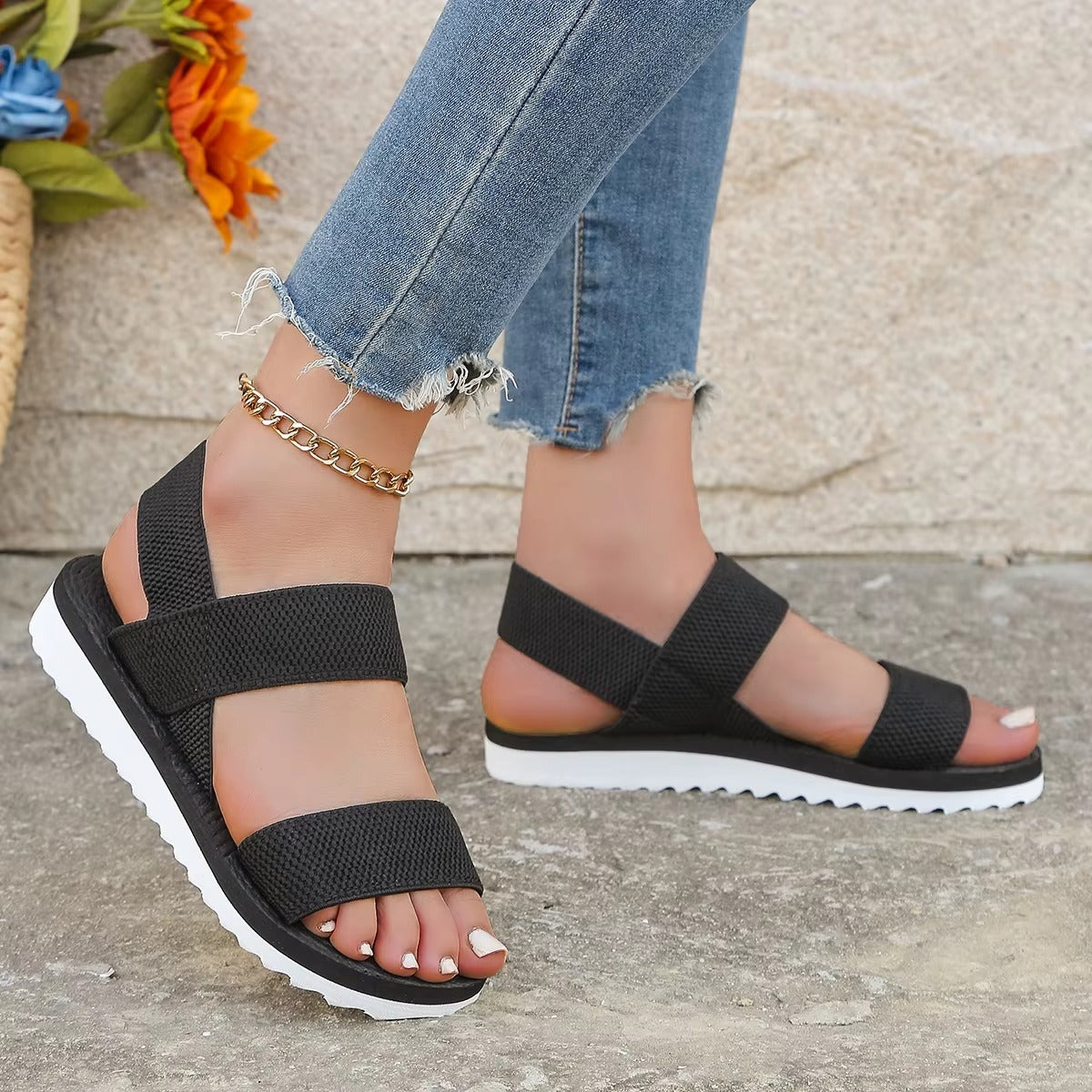 Adèle - Sandales plates antidérapantes pour femmes, tendance, confortables Noir