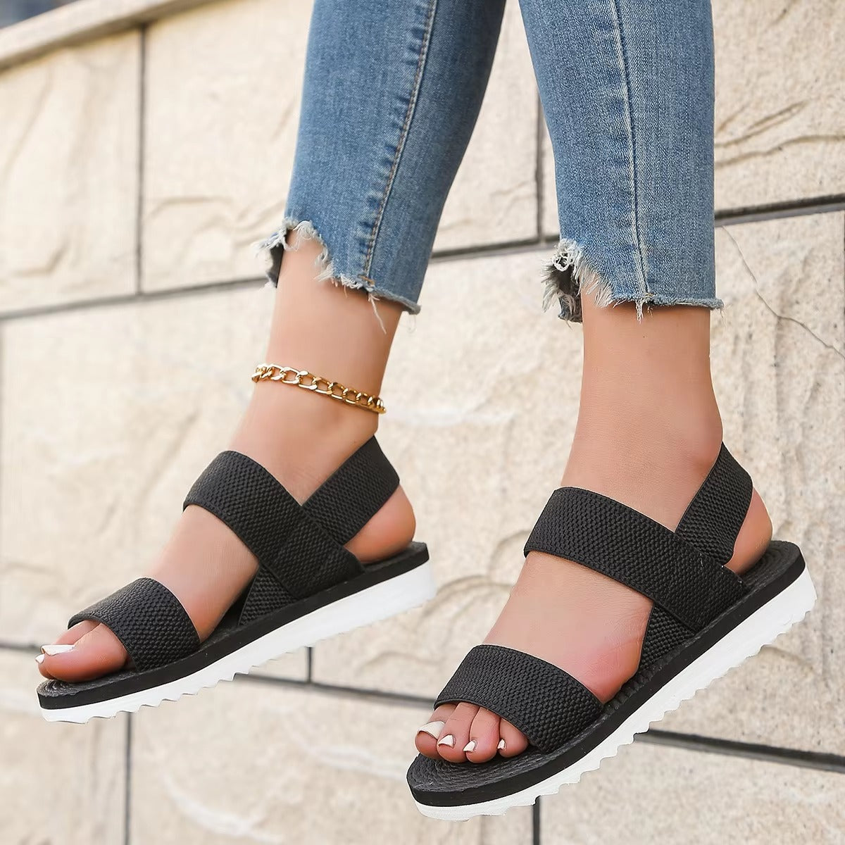 Adèle - Sandales plates antidérapantes pour femmes, tendance, confortables Noir 2