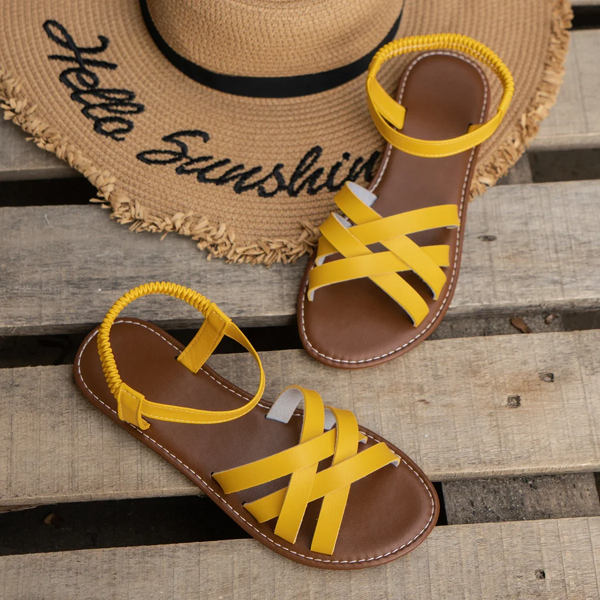 Babette - Sandales élégantes en cuir avec talon bloc jaune