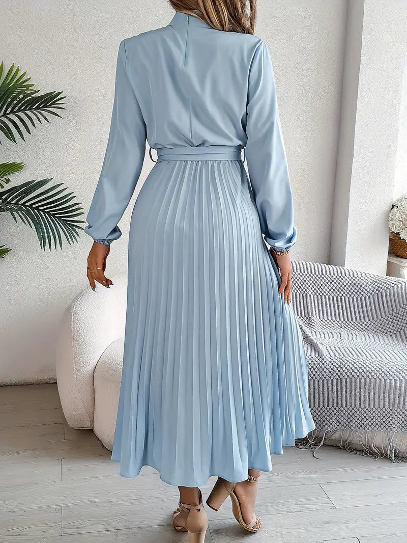 Cassandre - Robe unie à col droit et ceinture plissée Bleu clair 1