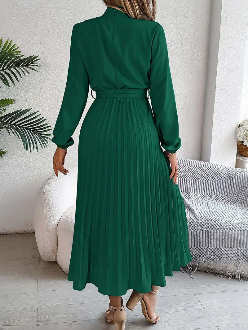 Cassandre - Robe unie à col droit et ceinture plissée Vert 1