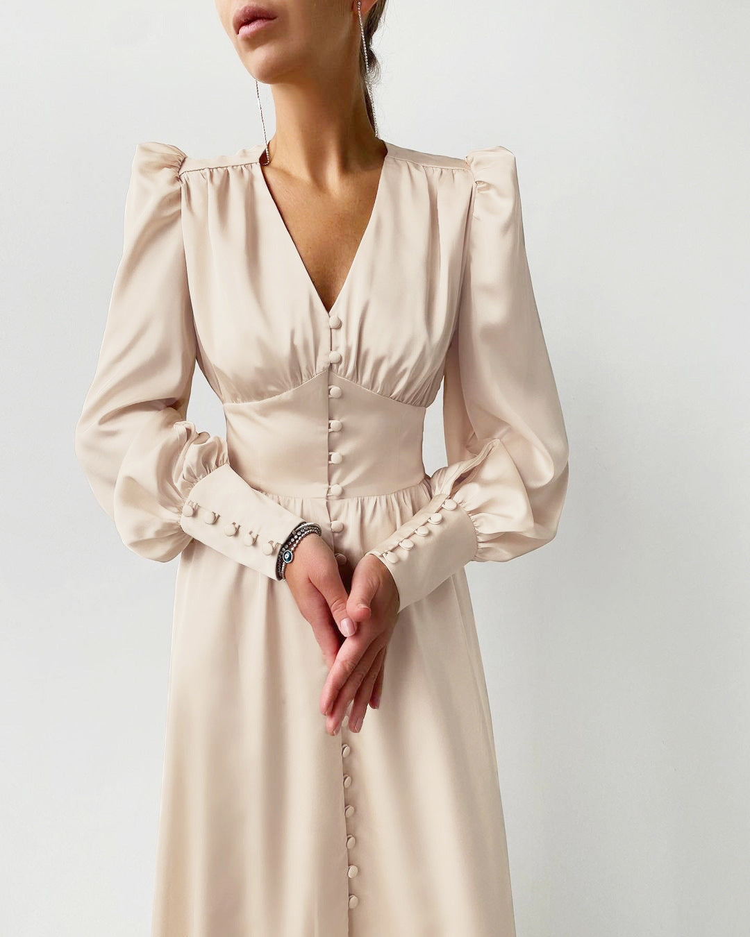 Dominica- Robe élégante en satin pour femme Beige