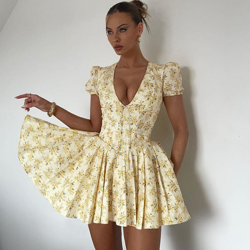 Isia - Robe courte à fleurs et décolleté plongeant Jaune 4