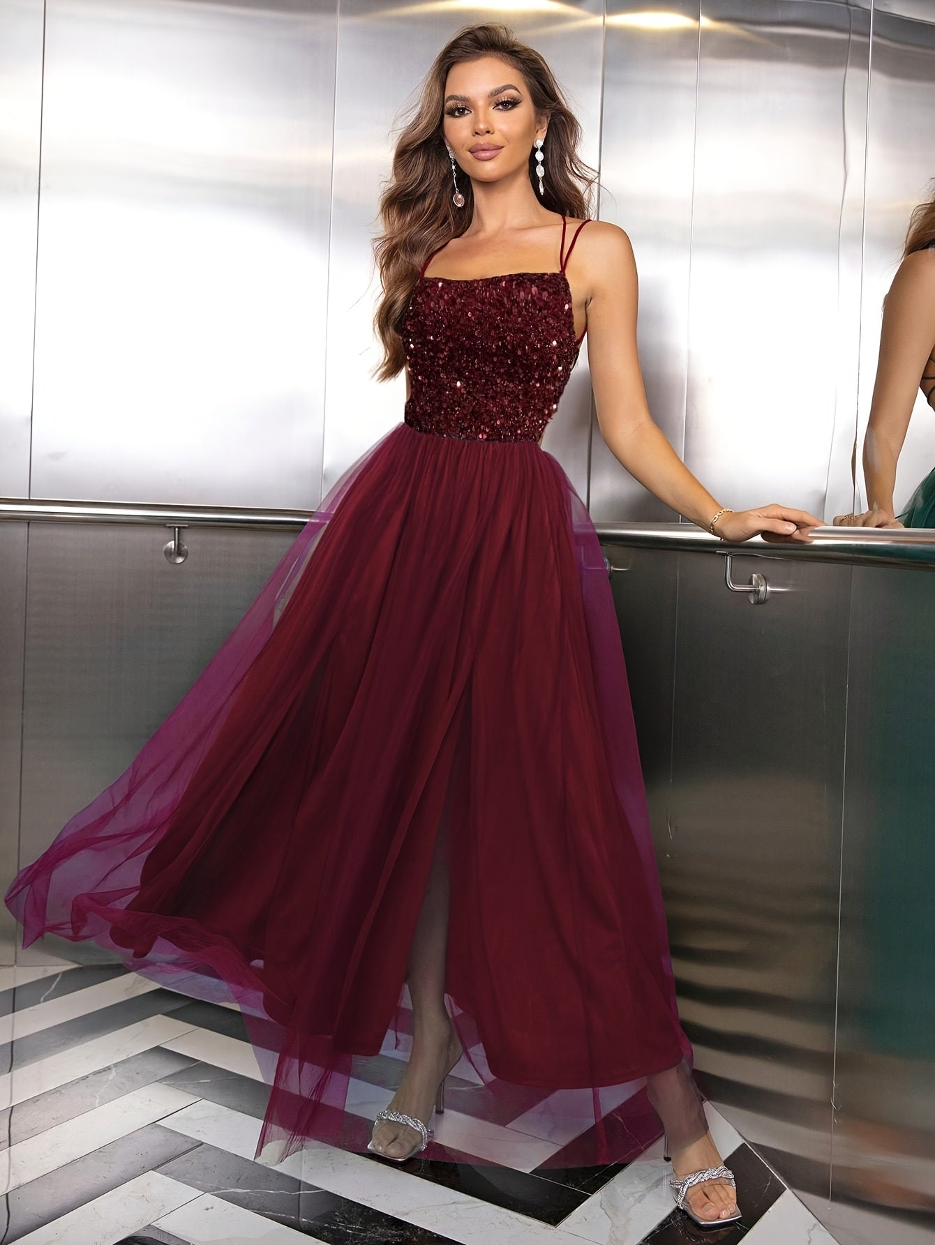 Josiane - Robe de soirée noire à paillettes Bourgogne