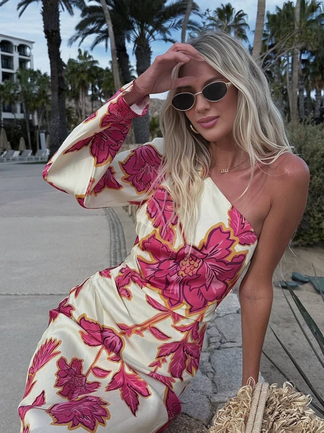 Katia – Robe Longue Satin Fleurie Une Épaule Élégante 3