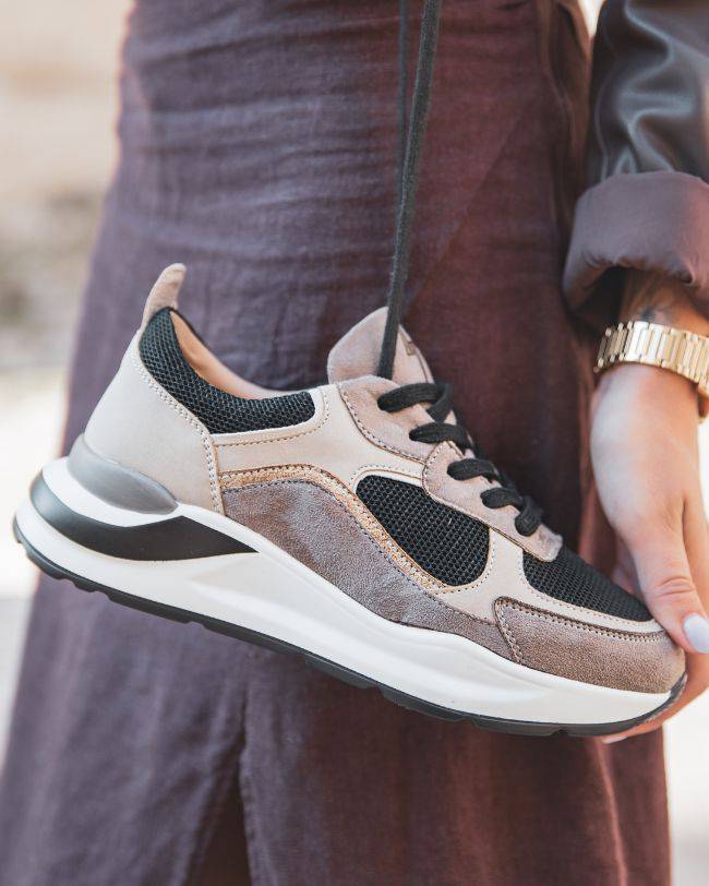 Mélina – Baskets Femme Beige et Noires à Lacets 2