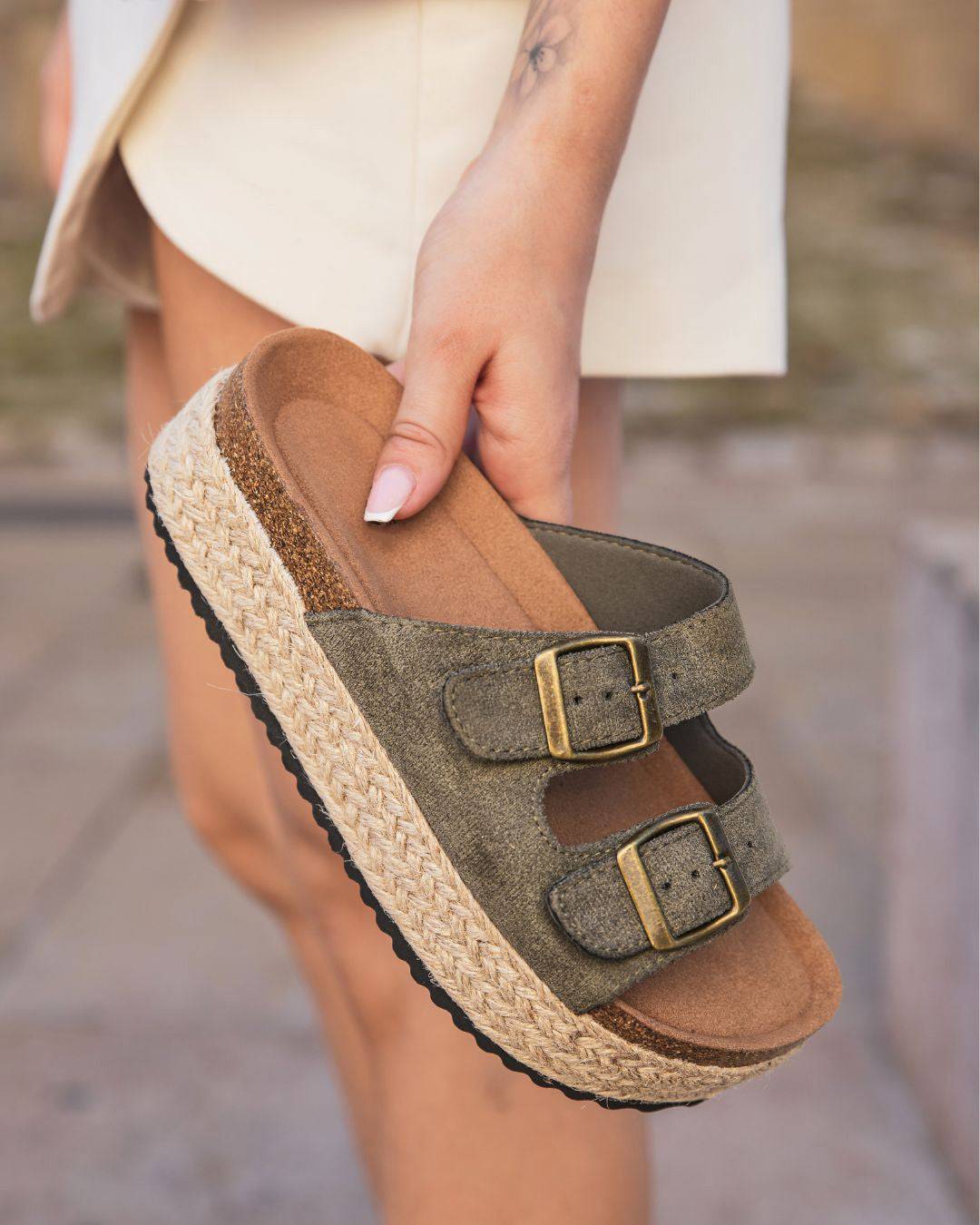 Noémie – Sandales Femme Plateforme Mule Kaki Décontractée 1