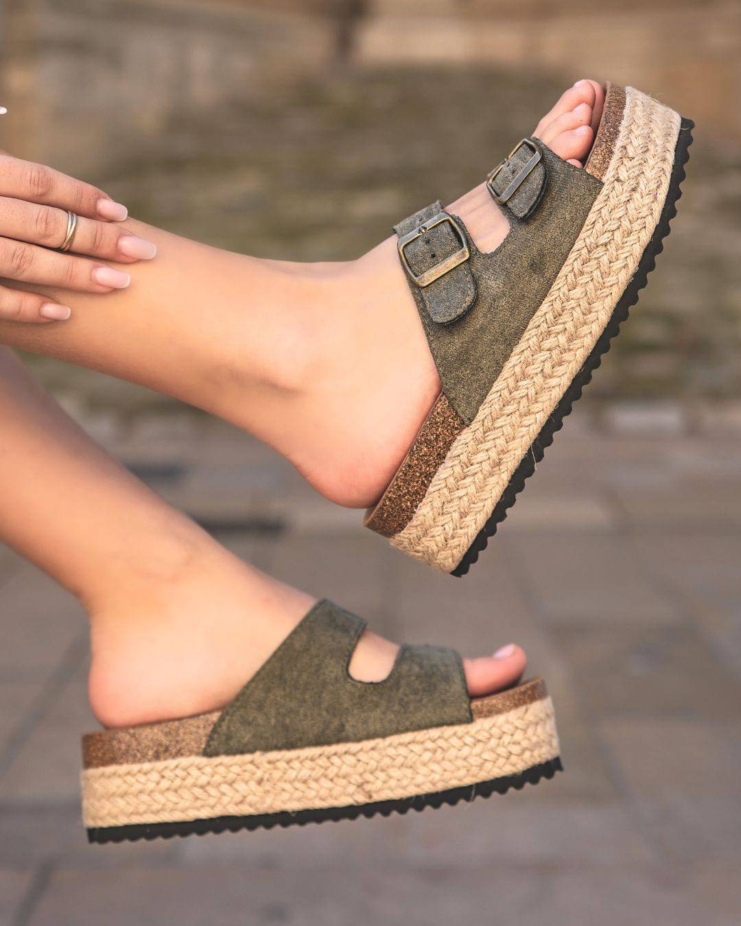 Noémie – Sandales Femme Plateforme Mule Kaki Décontractée 2