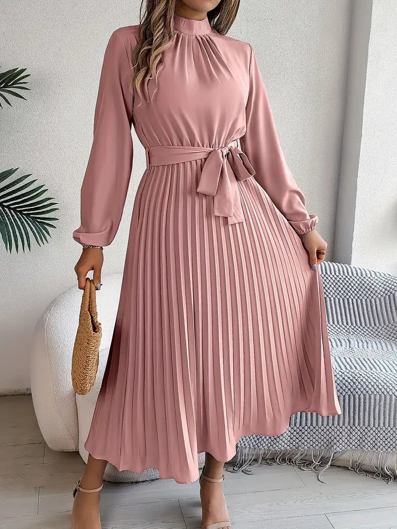 Cassandre - Robe unie à col droit et ceinture plissée