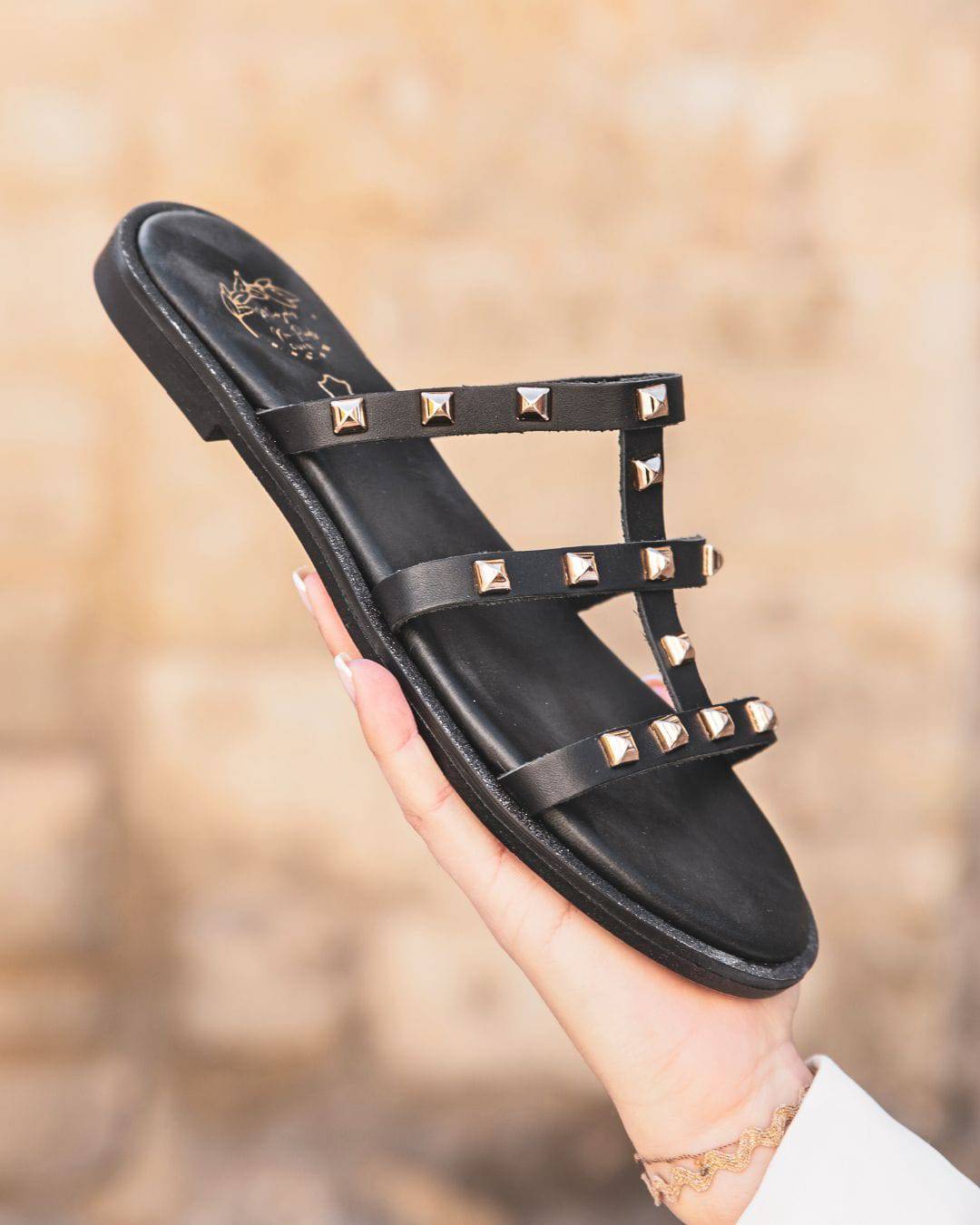 Priscille – Sandales Plates Femme en Cuir Noir Classique 2