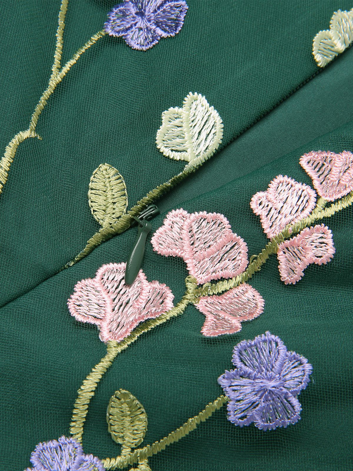 Barbara – Combinaison Verte Femme Patchwork à Fleurs 3D Bretelles