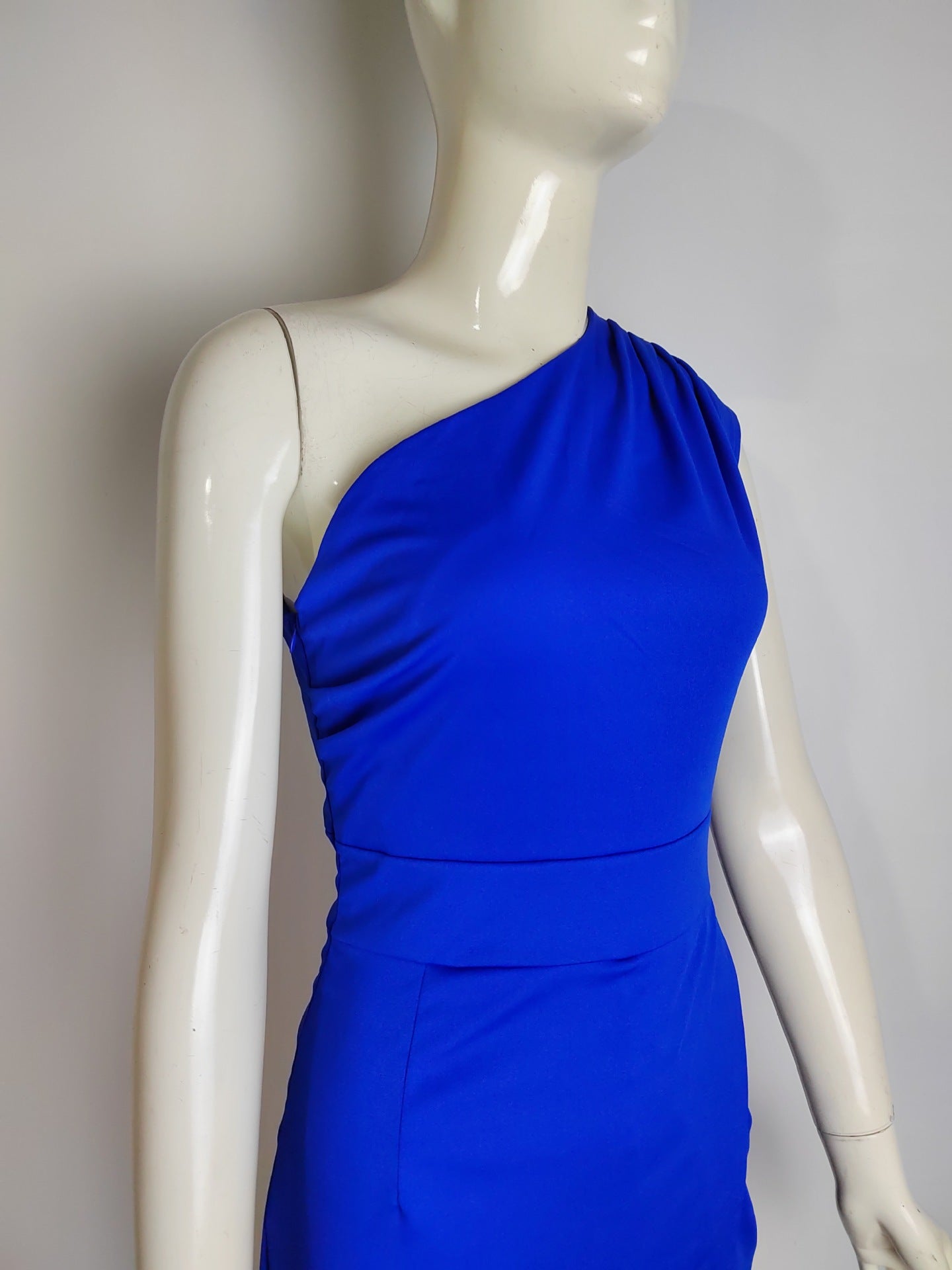 Coralie - Robe de soirée asymétrique élégante