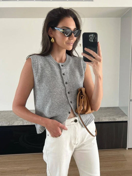 Babette – Gilet Sans Manches Gris Femme Polyvalent et Tendance 1