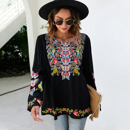 Blandine – Blouse Noire Brodée Femme Style Raffiné et Sophistiqué 2